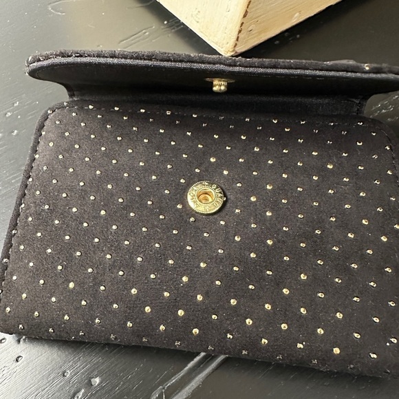 APT.9, NWT, WOMENS, BLACK BILLFOLD WITH GOLD BEADING. - Picture 5 of 5